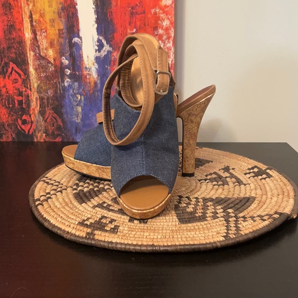 Wrap-around-ankle Blue Jean heels with cork bottom - Picture 1 of 5